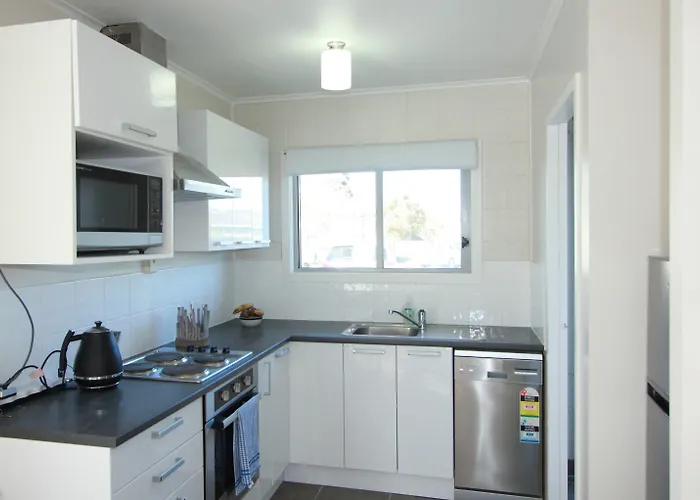 Rose Unit 1 Rotorua-accommodation&spa *